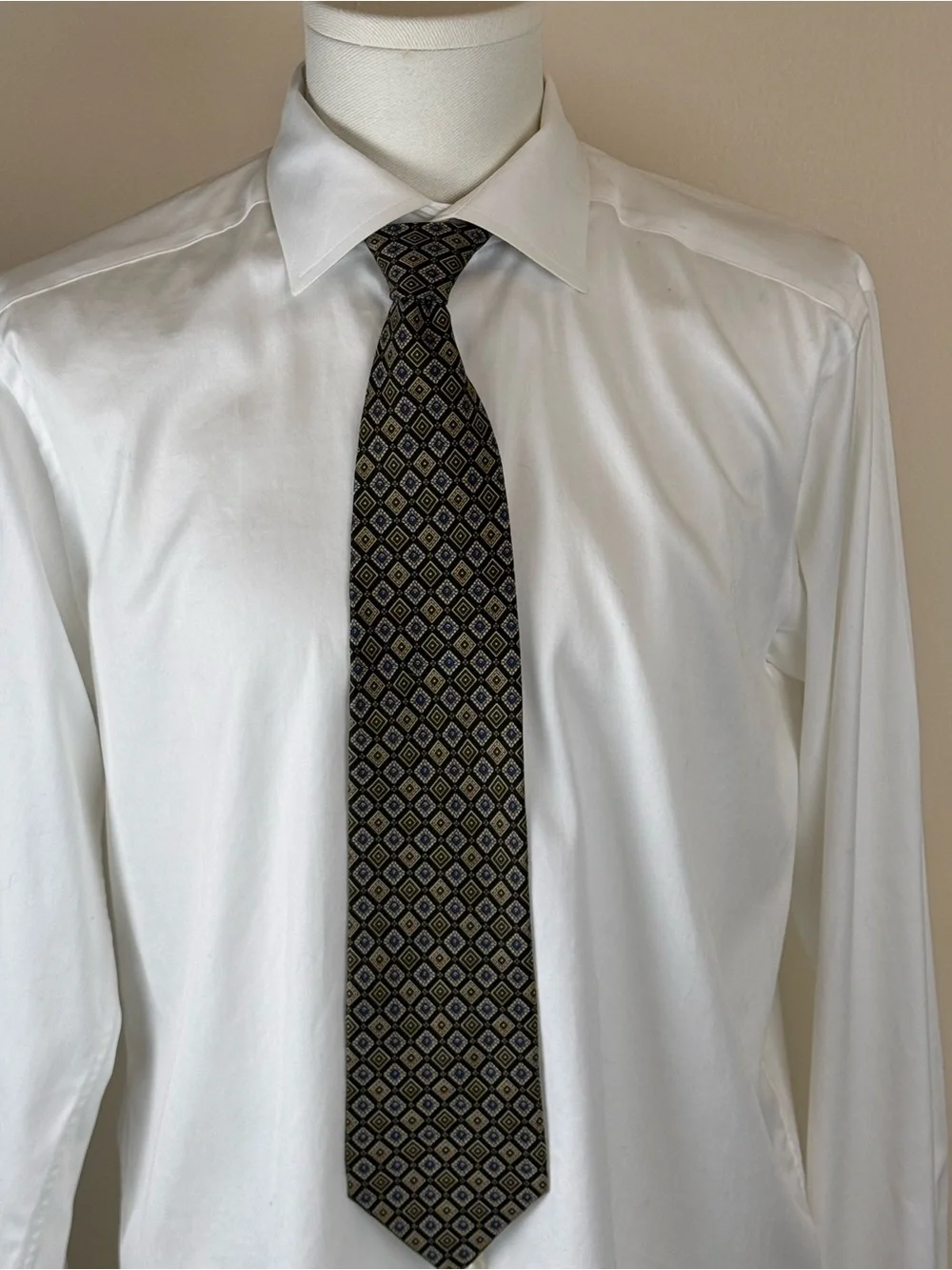 Richman Brothers Concerto Men’s Necktie Classic Black Geometric Blue Accent Silk